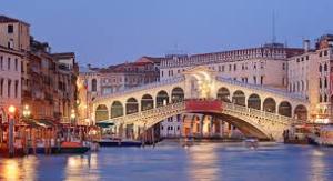 Еще одним символом Венеции считается мост Риалто (Ponte Rialto)